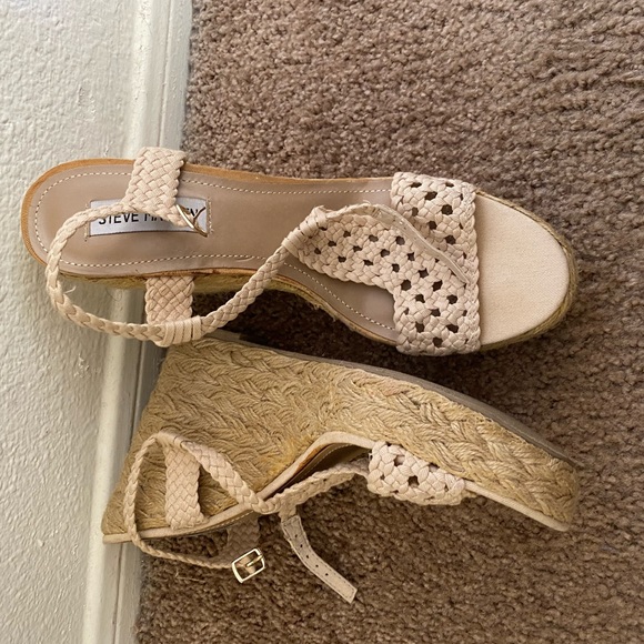 Steve Madden Manngo Wedges - Picture 2 of 3